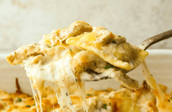 Chicken Alfredo Ravioli Casserole (Easy Cheesy Din...